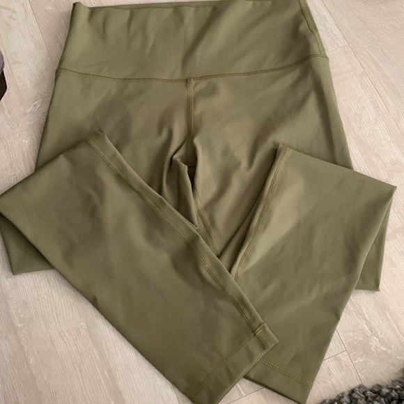 Lulu lemon ankle leggings (hits above ankle) - Picture 2 of 2